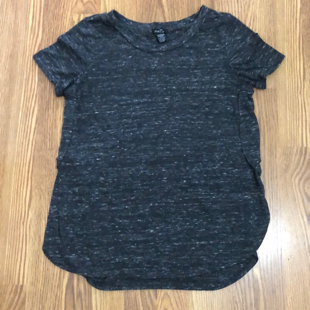 Rue 21 charcoal gray and white T-shirt size medium